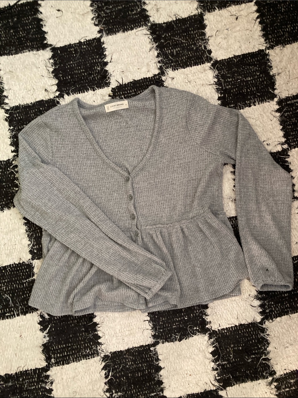 Lucky Brand Light Gray V-Neck Waffle Knit Sweater Size Medium